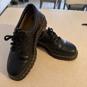 Dr. Martens Oxfords Black Leather Shoes Excellent Condition 10 USM
